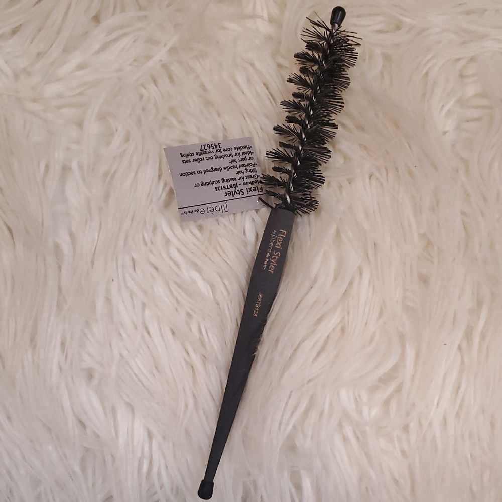 Free W/Purchase Jilbère De Paris Flexi Styler
